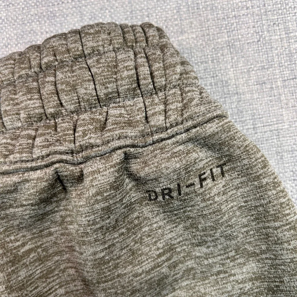 Jordan Michigan Wolverines Jogger Sweatpants Men Small Olive Gray Jumpman Sporty